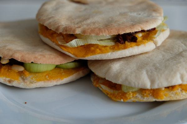 Vegan Challenge - Pita's with hummous and vegetables